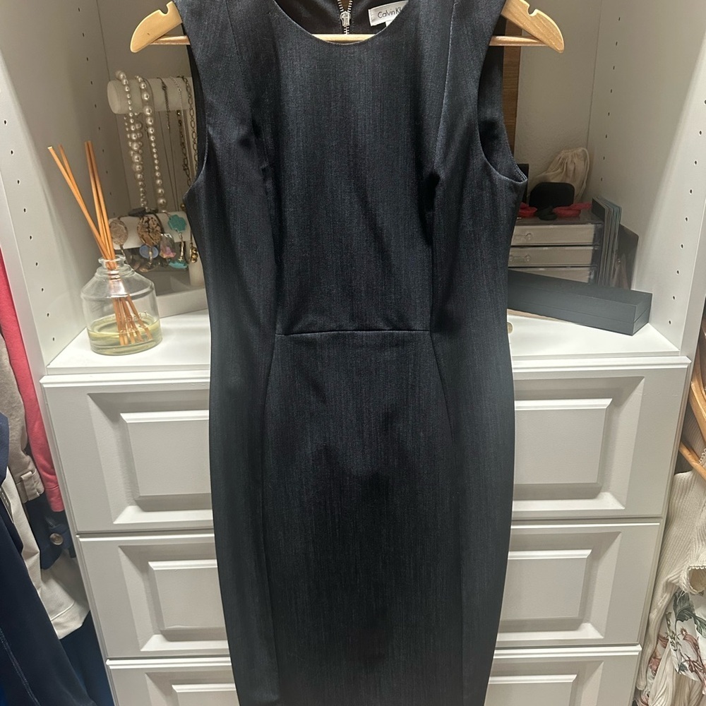 Calvin Klein Elegant Navy Sleeveless Dress - Picture 2 of 4